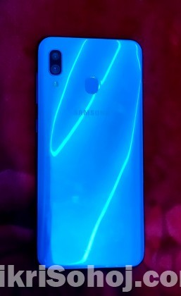 Samsung Galaxy A30